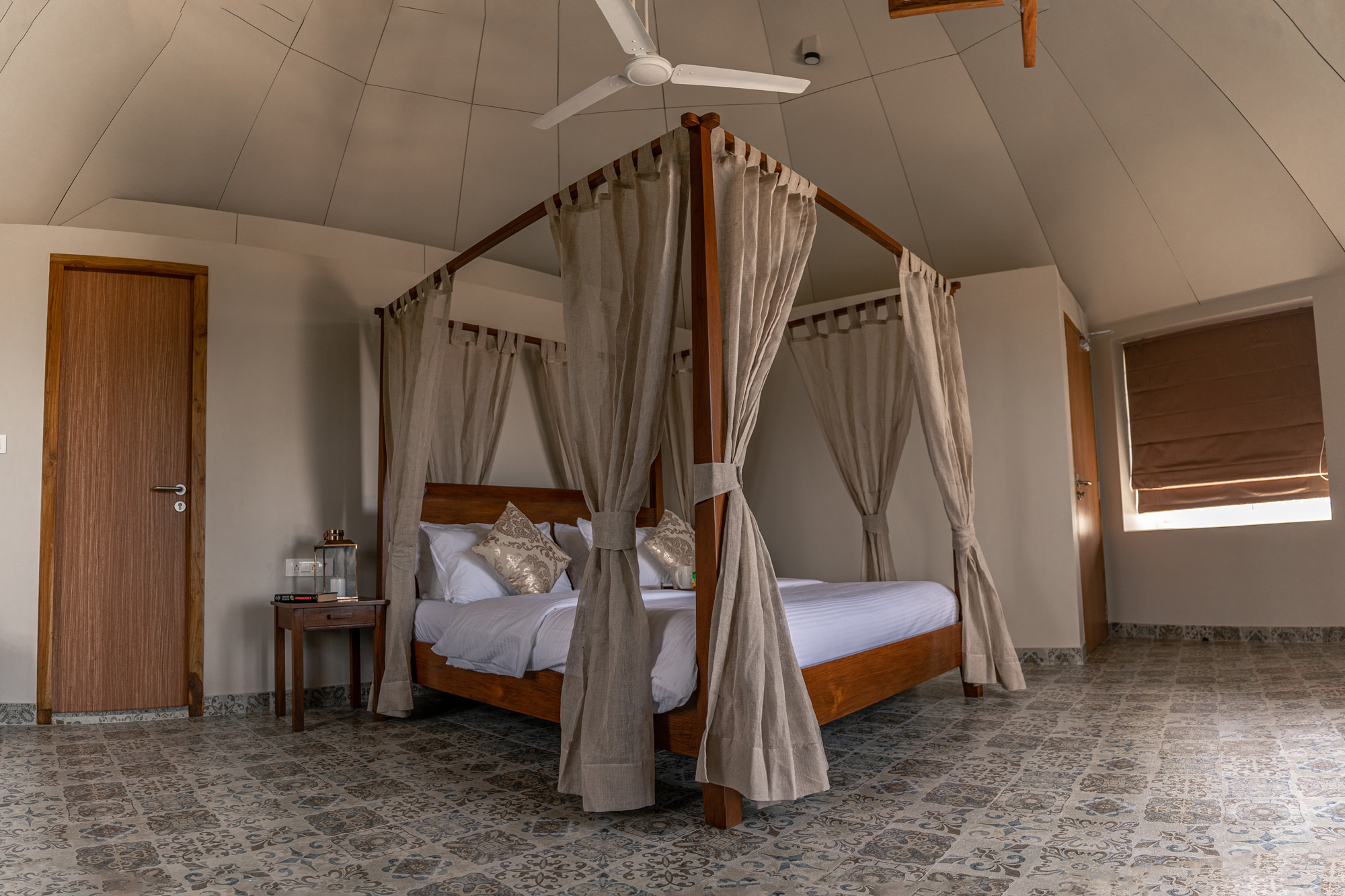 Resorts in Ecr for couple with Price